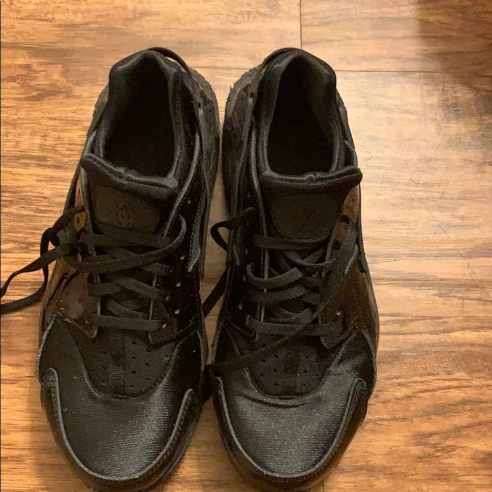 Black Patent Huaraches